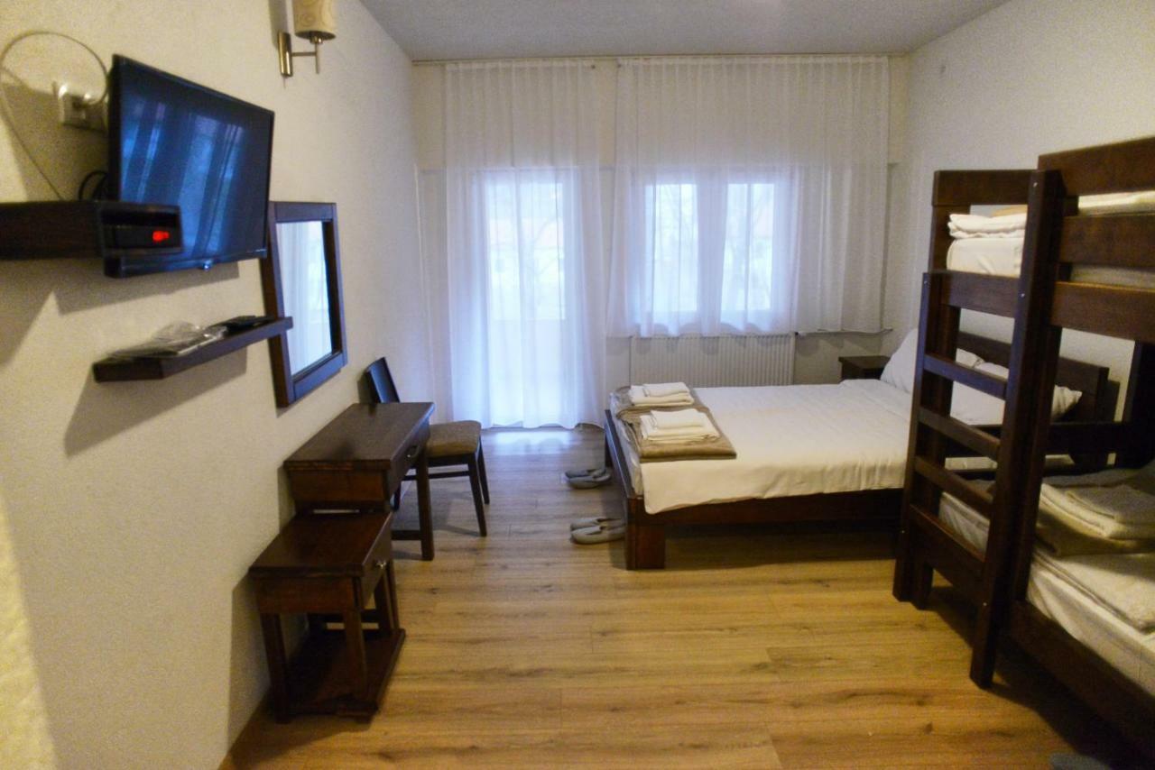 Restoran Sa Prenocistem Gornjak Krepoljin Екстер'єр фото